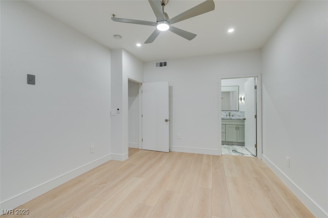 Las Vegas, Nevada 89103, United States, 2 Bedrooms Bedrooms, ,2 BathroomsBathrooms,Residential,Active,189122