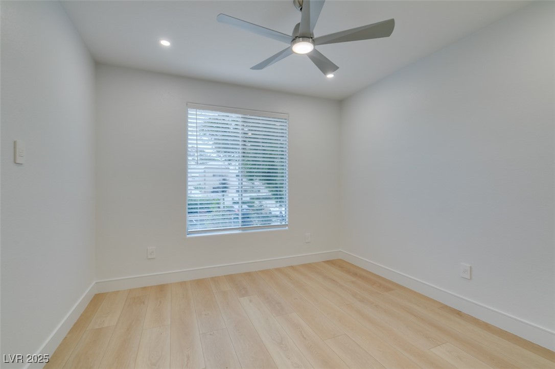 Las Vegas, Nevada 89103, United States, 2 Bedrooms Bedrooms, ,2 BathroomsBathrooms,Residential,Active,189122