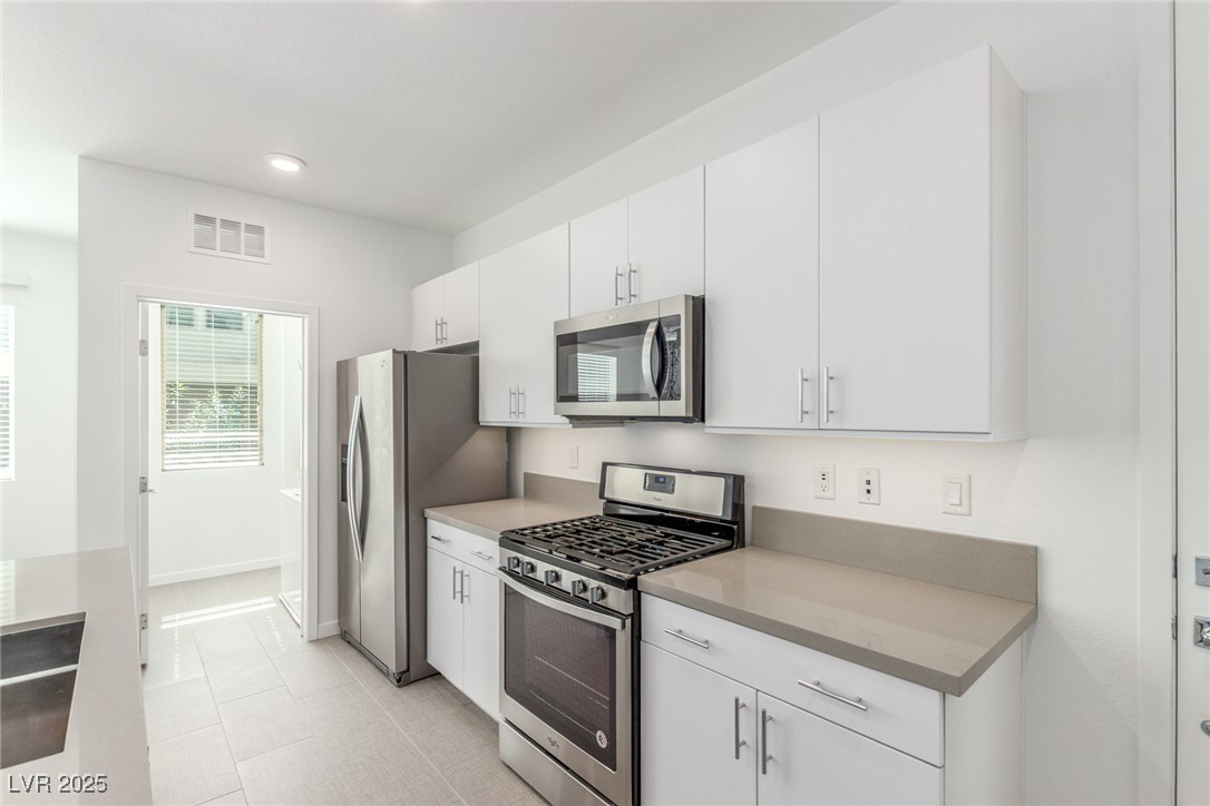 11257 Rainbow Peak Avenue 208