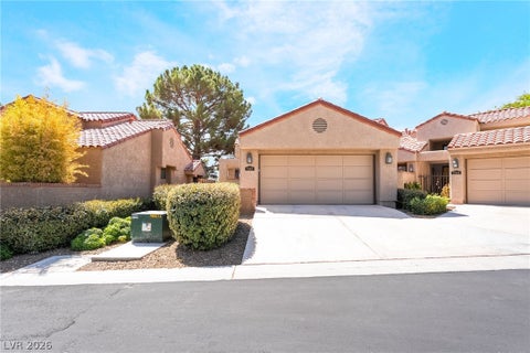 Townhouse For Sale - 7307 Mission Hills Drive<br/> Clark County, Las Vegas, NV 89113