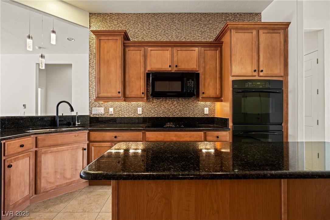 950 Overland Trail, Mesquite, Nevada image 29