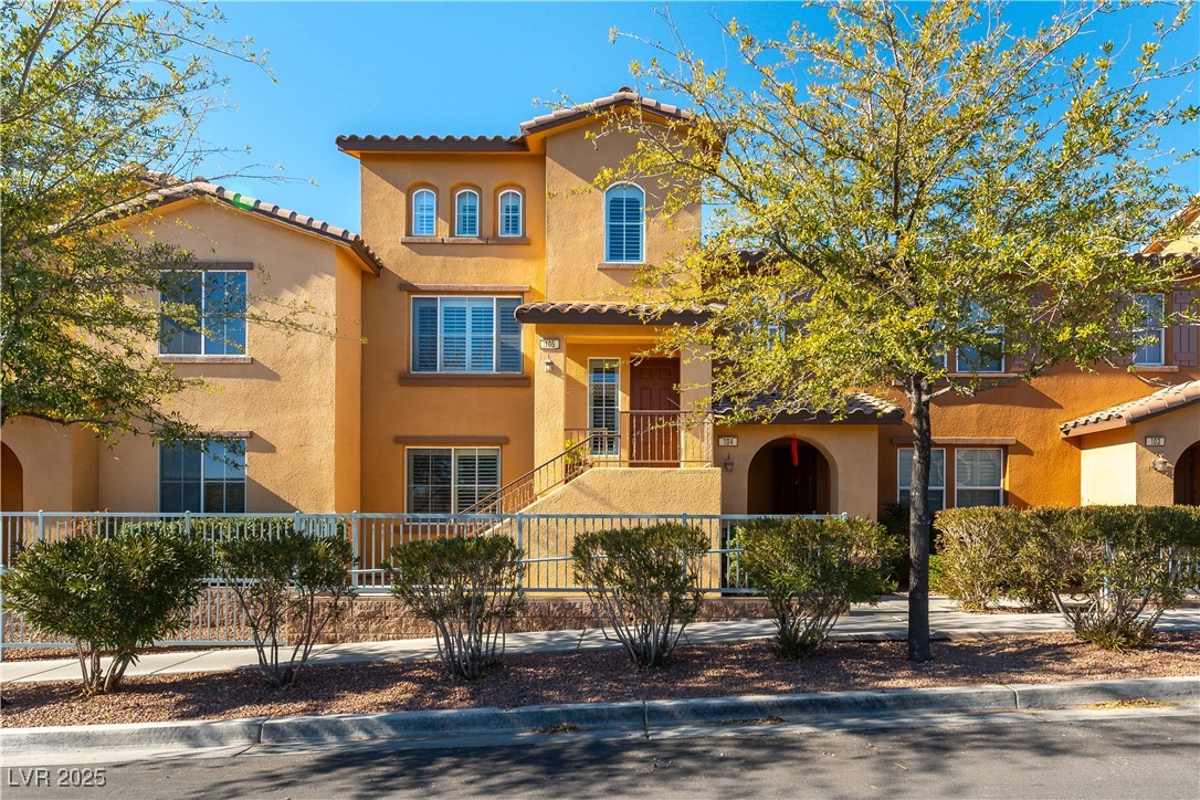 Las Vegas, Nevada 89135, United States, 2 Bedrooms Bedrooms, ,2 BathroomsBathrooms,Residential,Pending,18022