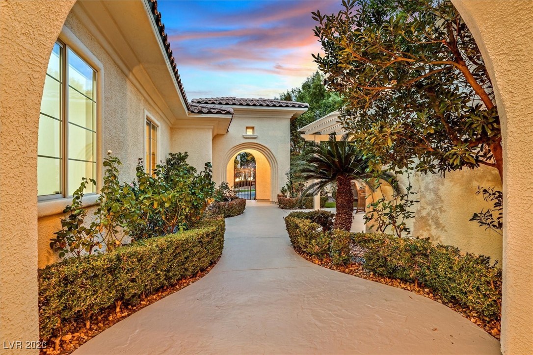 12007 OAKLAND HILLS Drive