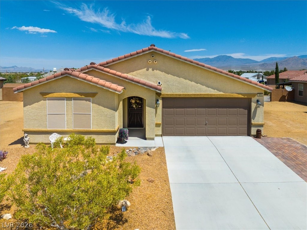 3806 E Gunnison Avenue