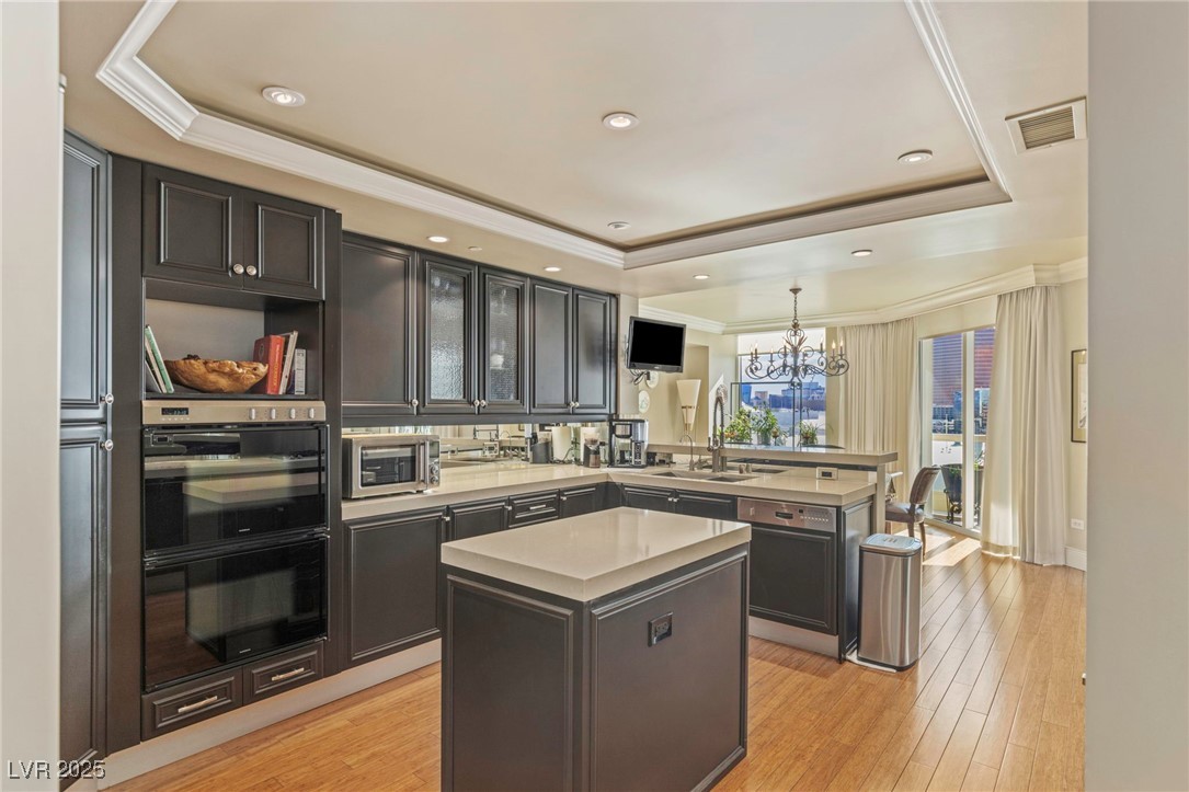 2877 Paradise Road 901