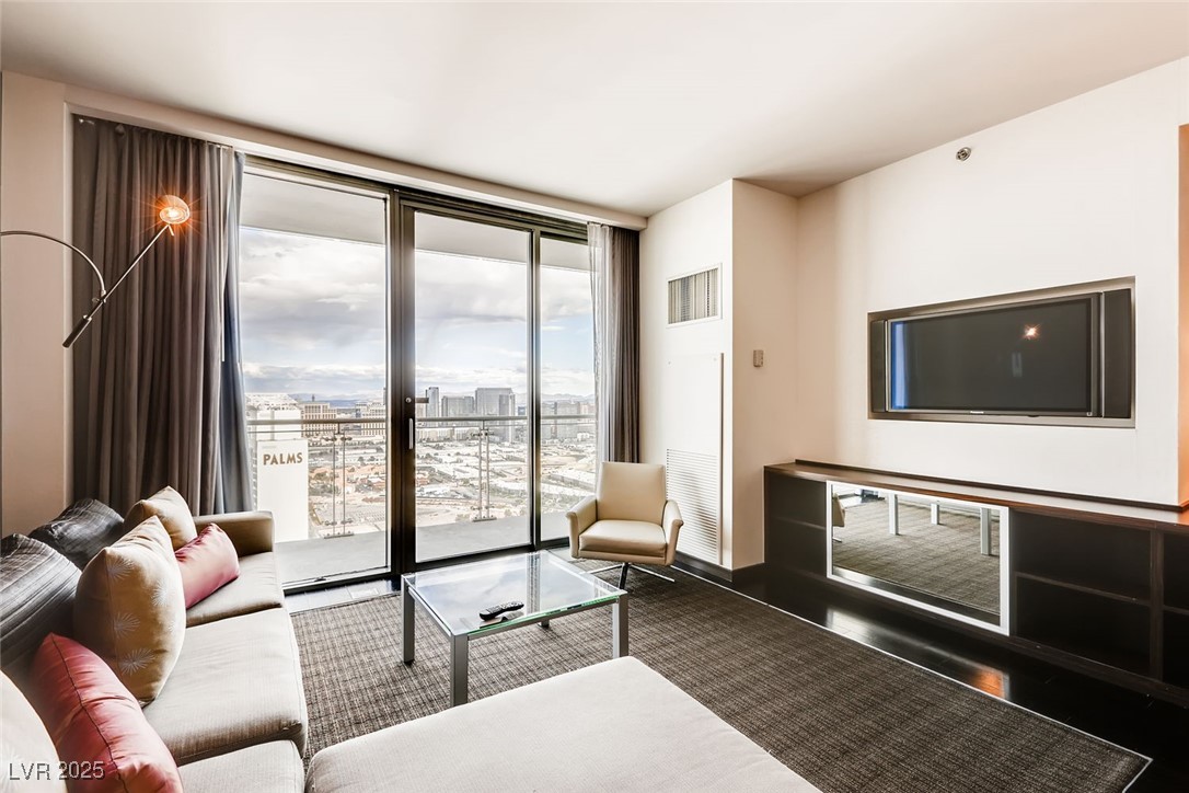 4381 W Flamingo Road 5220