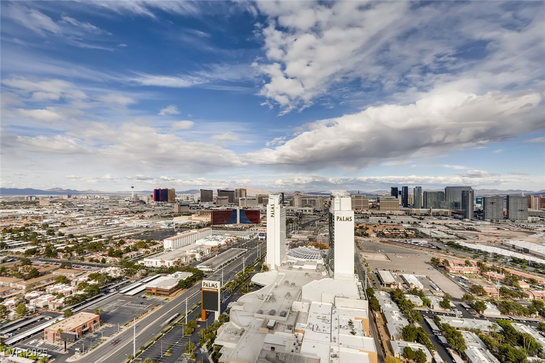 4381 W Flamingo Road 5220