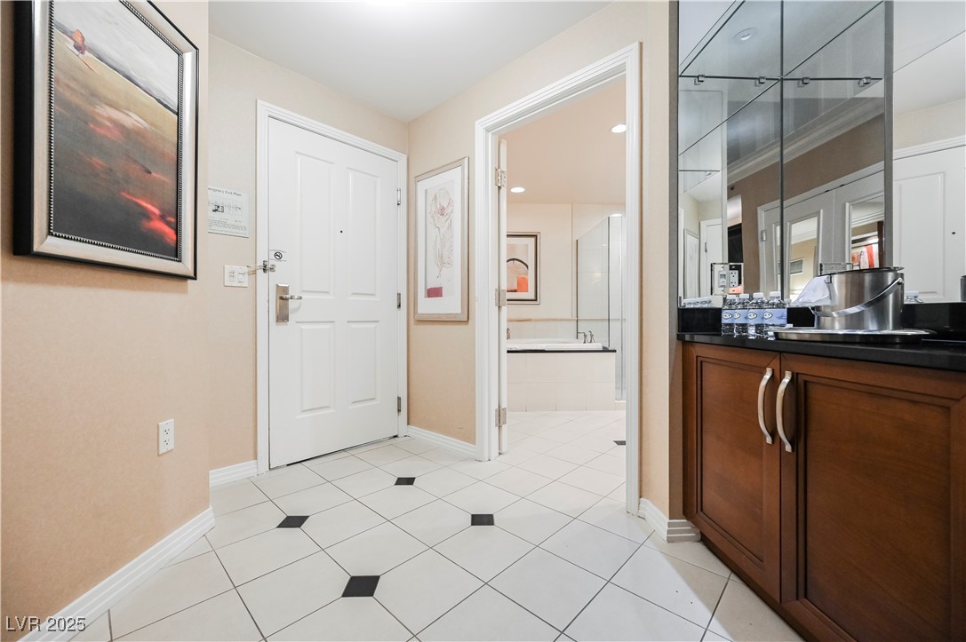 125 E HARMON Avenue 3716