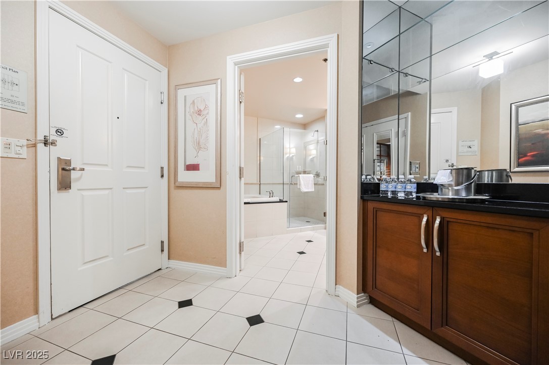 125 E HARMON Avenue 3716