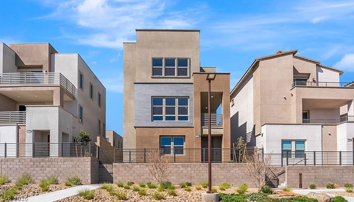 1741 N Desert Foothills Drive