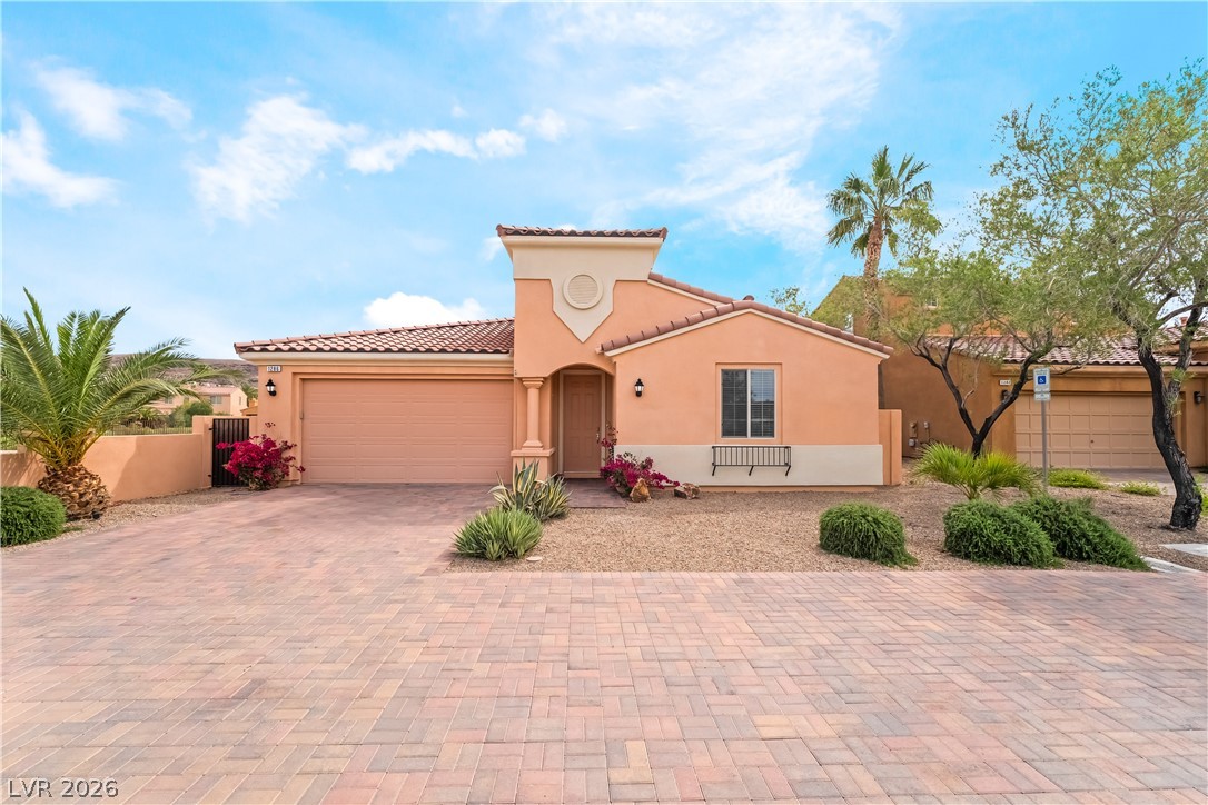 1286 Calcione Drive