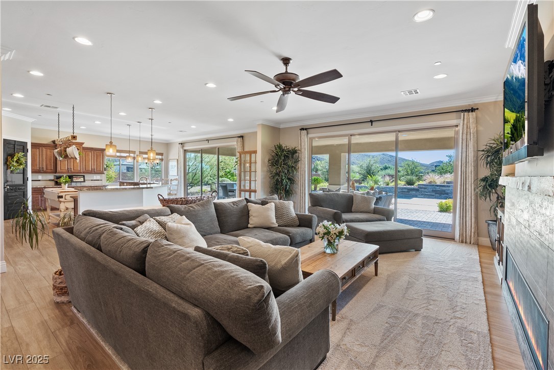 Properties 2 421 Foxhall Road