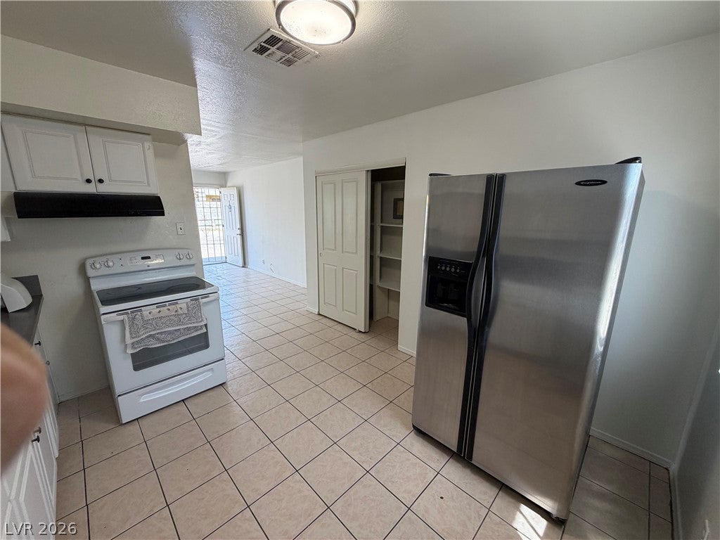 425 E Merlayne Drive 1