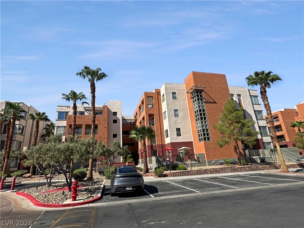 19 E Agate Avenue 305