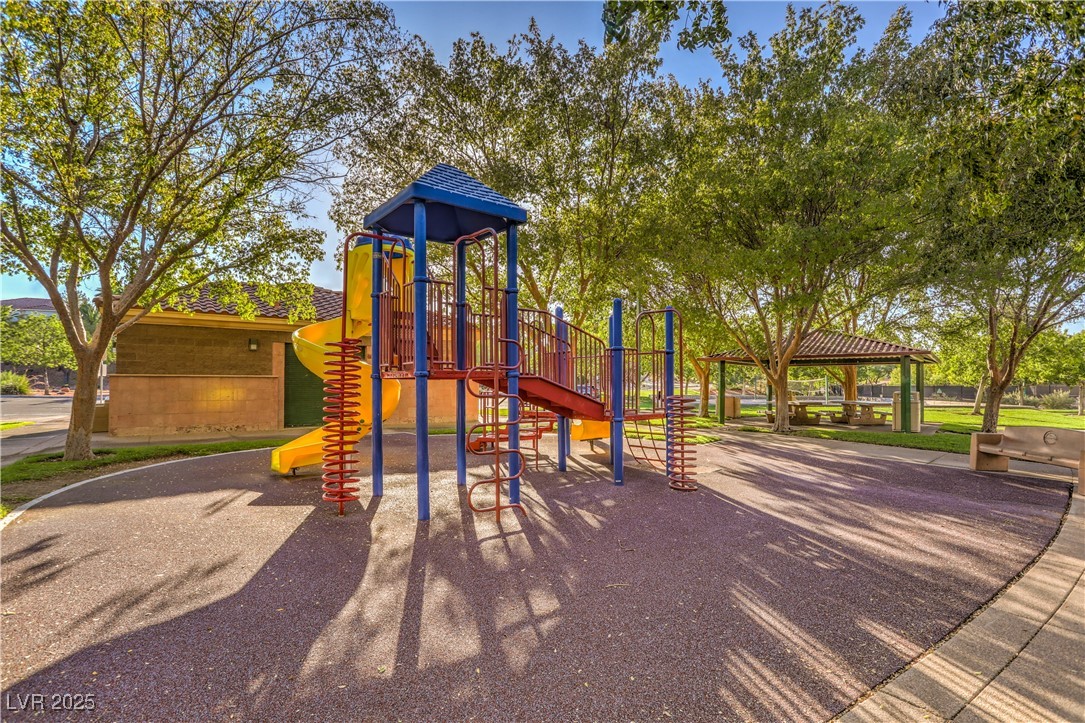 Henderson, Nevada 89052, United States, 4 Bedrooms Bedrooms, ,3 BathroomsBathrooms,Residential,Active,247754