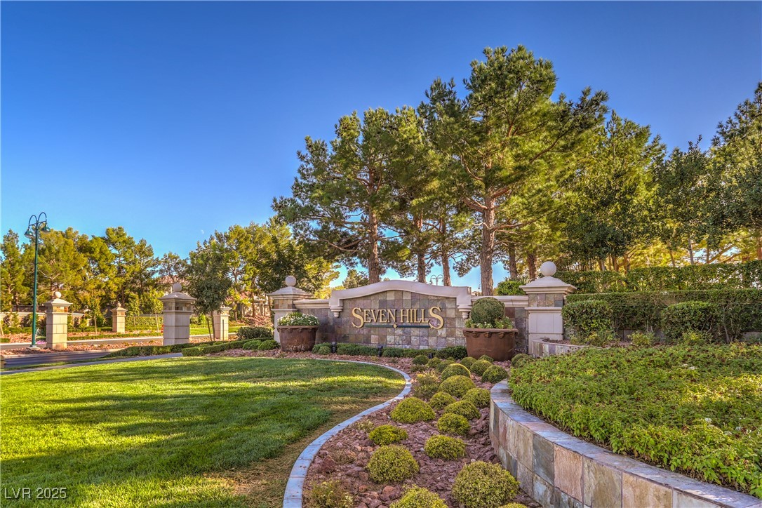 Henderson, Nevada 89052, United States, 4 Bedrooms Bedrooms, ,3 BathroomsBathrooms,Residential,Active,247754