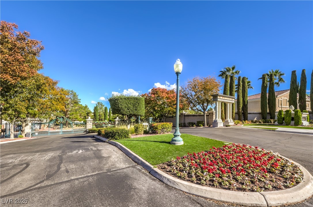 Henderson, Nevada 89052, United States, 4 Bedrooms Bedrooms, ,3 BathroomsBathrooms,Residential,Active,247754