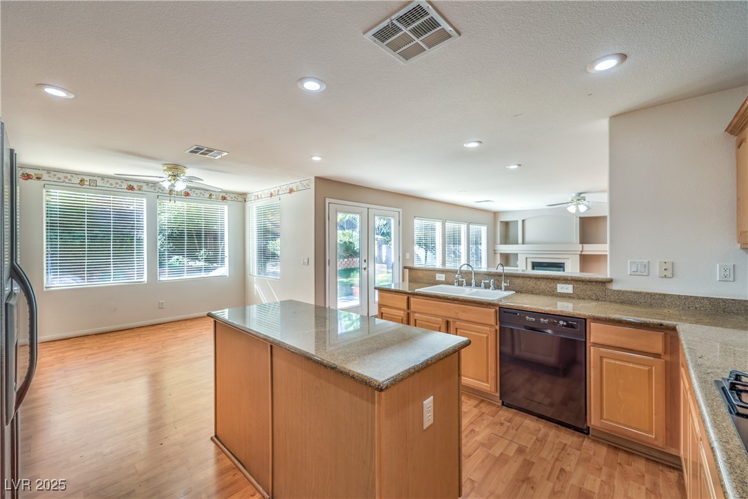 Henderson, Nevada 89052, United States, 4 Bedrooms Bedrooms, ,3 BathroomsBathrooms,Residential,Active,247754