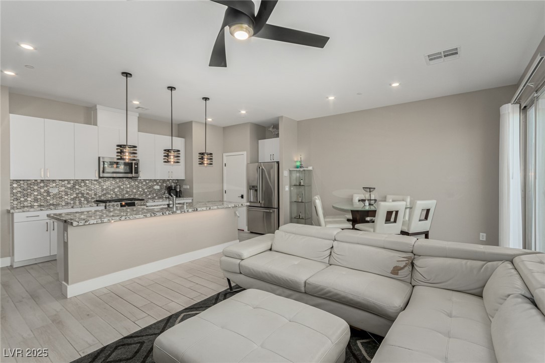 3208 Lumassina Way, Henderson, Nevada image 6