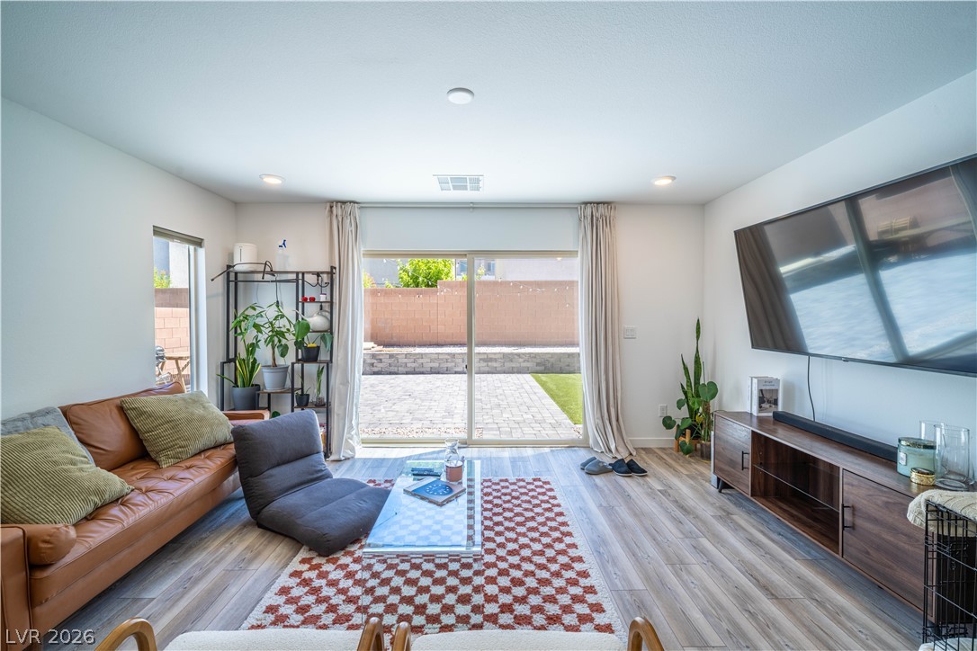 5867 Gossamer Stone Court