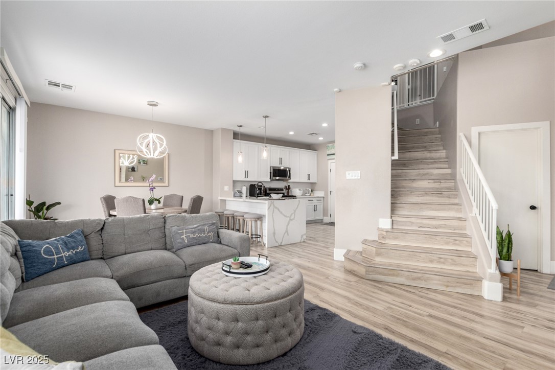 1360 Angel Falls Street, Las Vegas, Nevada image 8