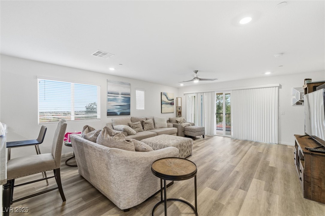 Las Vegas, Nevada 89129, United States, 3 Bedrooms Bedrooms, ,3 BathroomsBathrooms,Residential,Active,246330