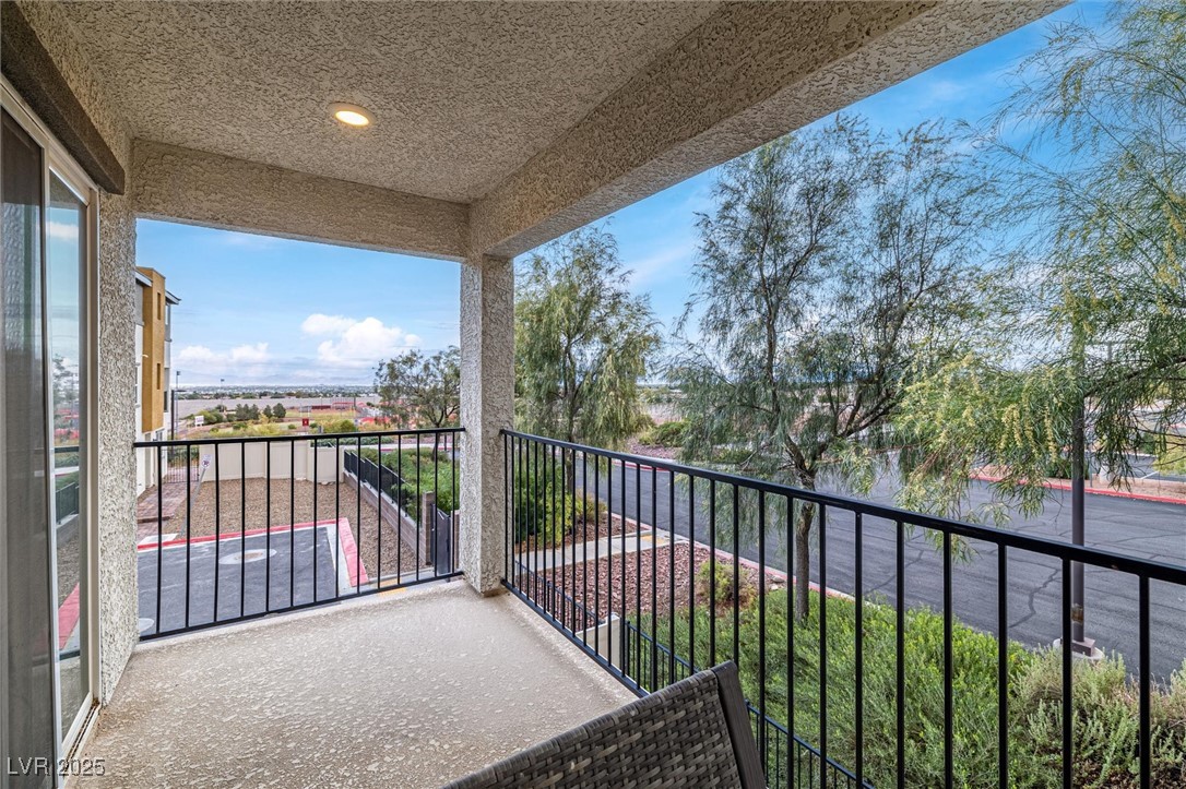 Las Vegas, Nevada 89129, United States, 3 Bedrooms Bedrooms, ,3 BathroomsBathrooms,Residential,Active,246330