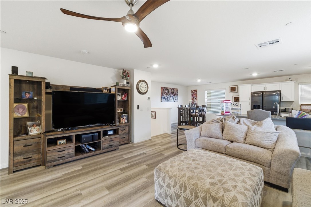 Las Vegas, Nevada 89129, United States, 3 Bedrooms Bedrooms, ,3 BathroomsBathrooms,Residential,Active,246330