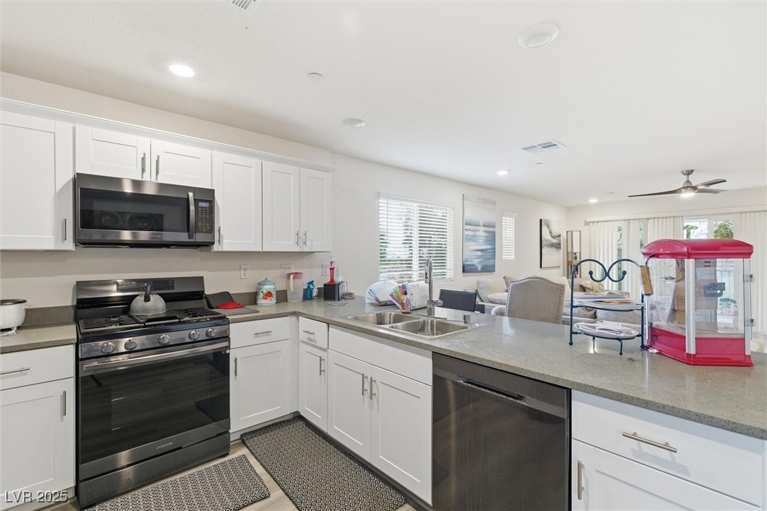 Las Vegas, Nevada 89129, United States, 3 Bedrooms Bedrooms, ,3 BathroomsBathrooms,Residential,Active,246330