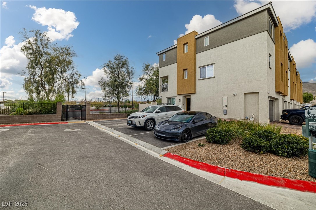 Las Vegas, Nevada 89129, United States, 3 Bedrooms Bedrooms, ,3 BathroomsBathrooms,Residential,Active,246330