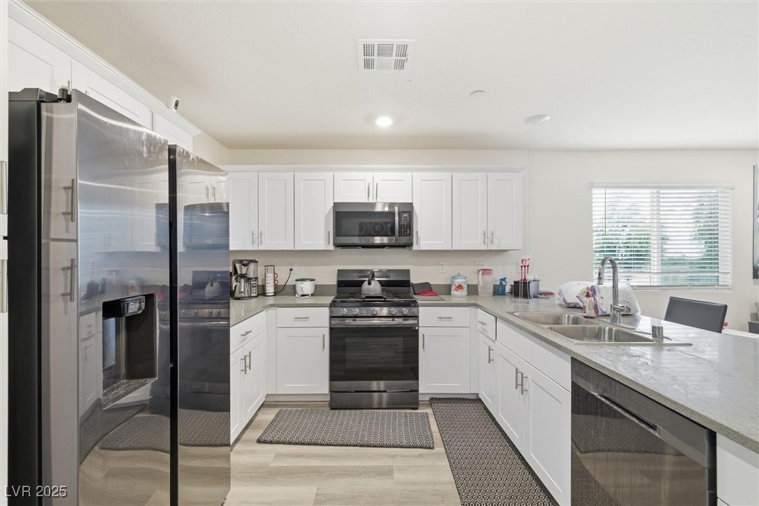 Las Vegas, Nevada 89129, United States, 3 Bedrooms Bedrooms, ,3 BathroomsBathrooms,Residential,Active,246330