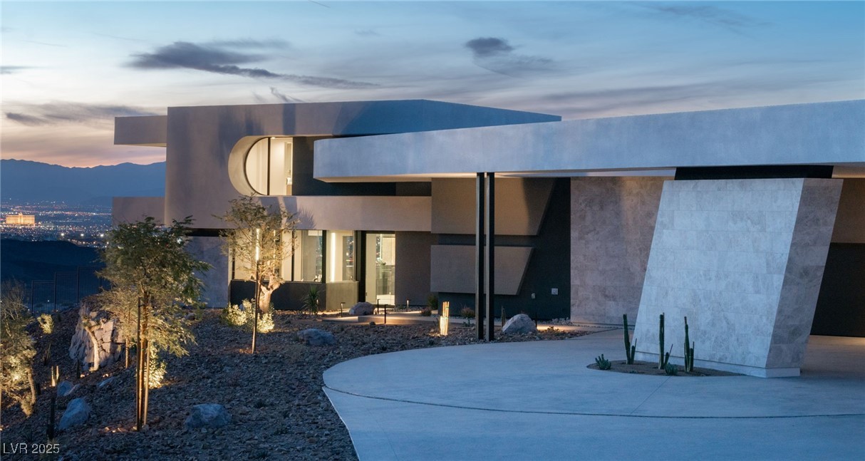 4 Horseshoe Rock Court
