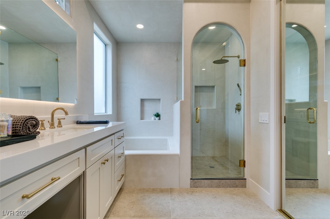 2104 Hot Oak Ridge Street