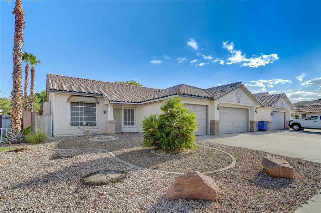 Photo of 1347 Winter Solstice Avenue, Henderson, NV 89014 (MLS # 2828976)