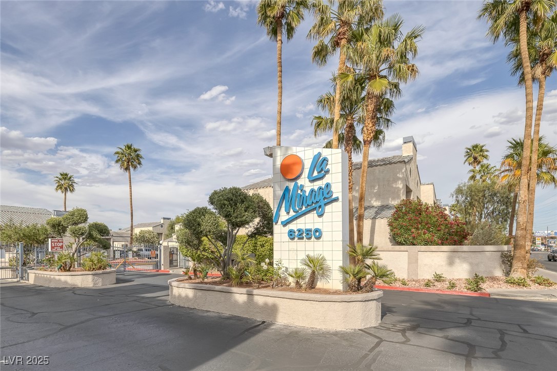 Las Vegas, Nevada 89103, United States, 2 Bedrooms Bedrooms, ,2 BathroomsBathrooms,Residential,Active,147725