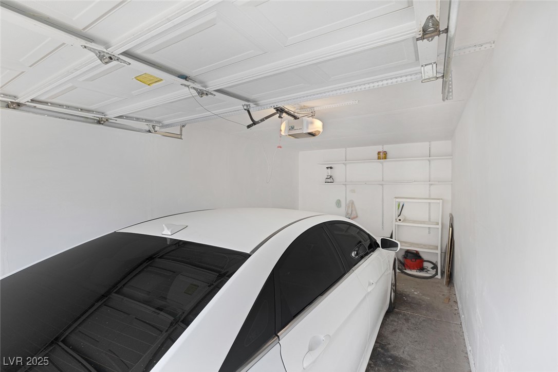 Las Vegas, Nevada 89103, United States, 2 Bedrooms Bedrooms, ,2 BathroomsBathrooms,Residential,Active,147725