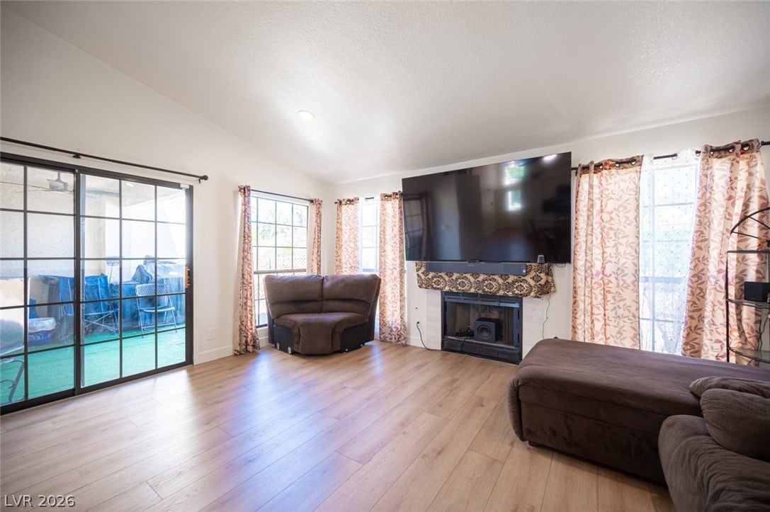 5732 Colwood Lane