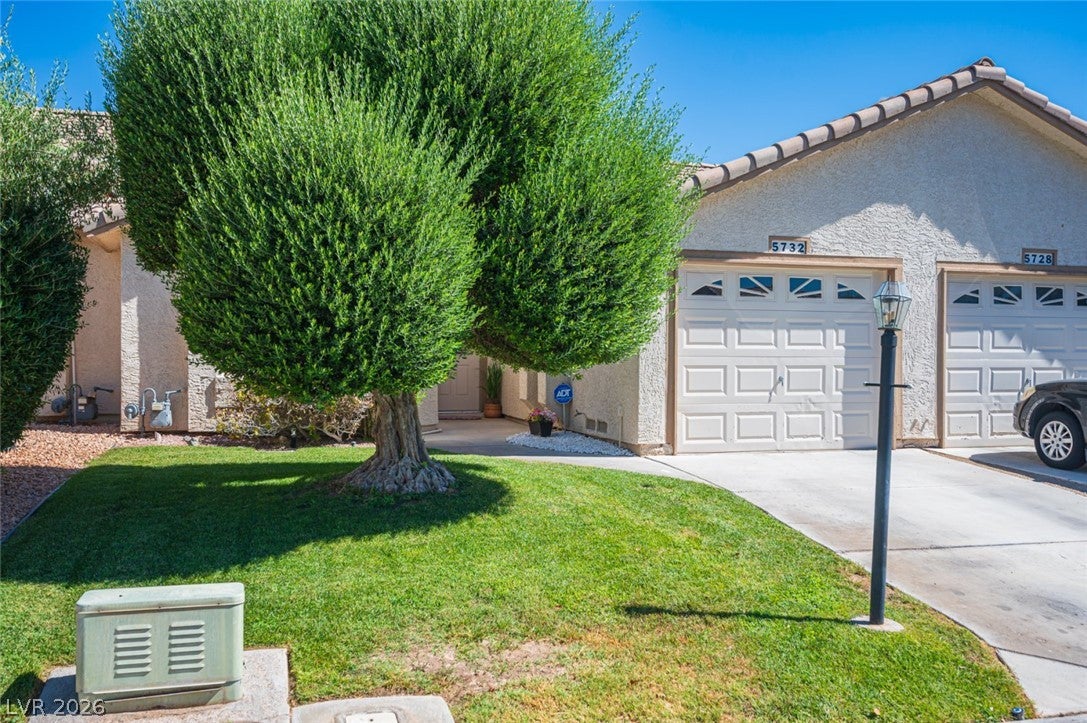 5732 Colwood Lane