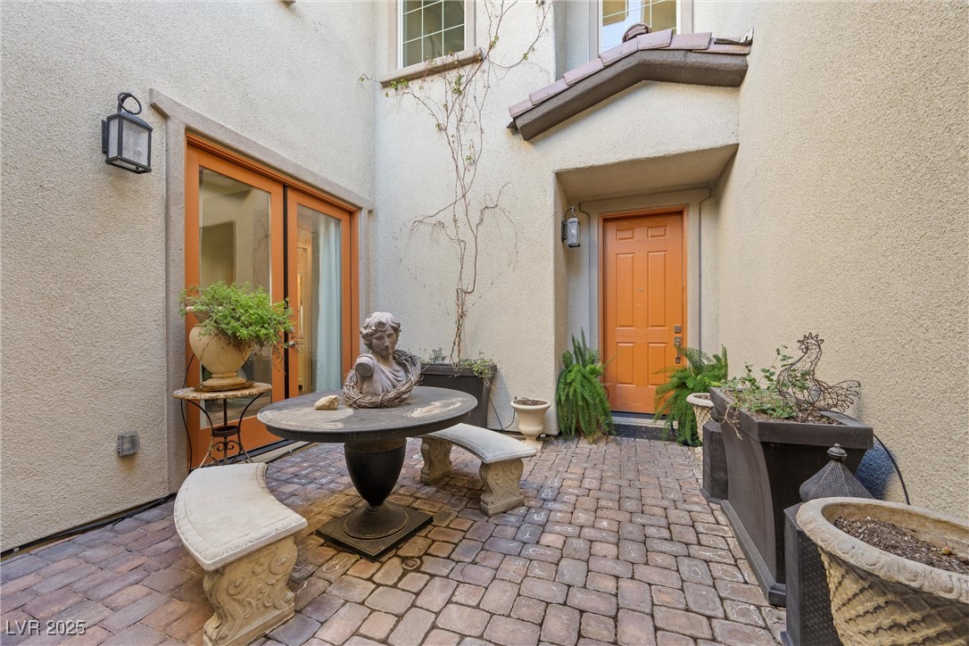 12125 Edgehurst Court