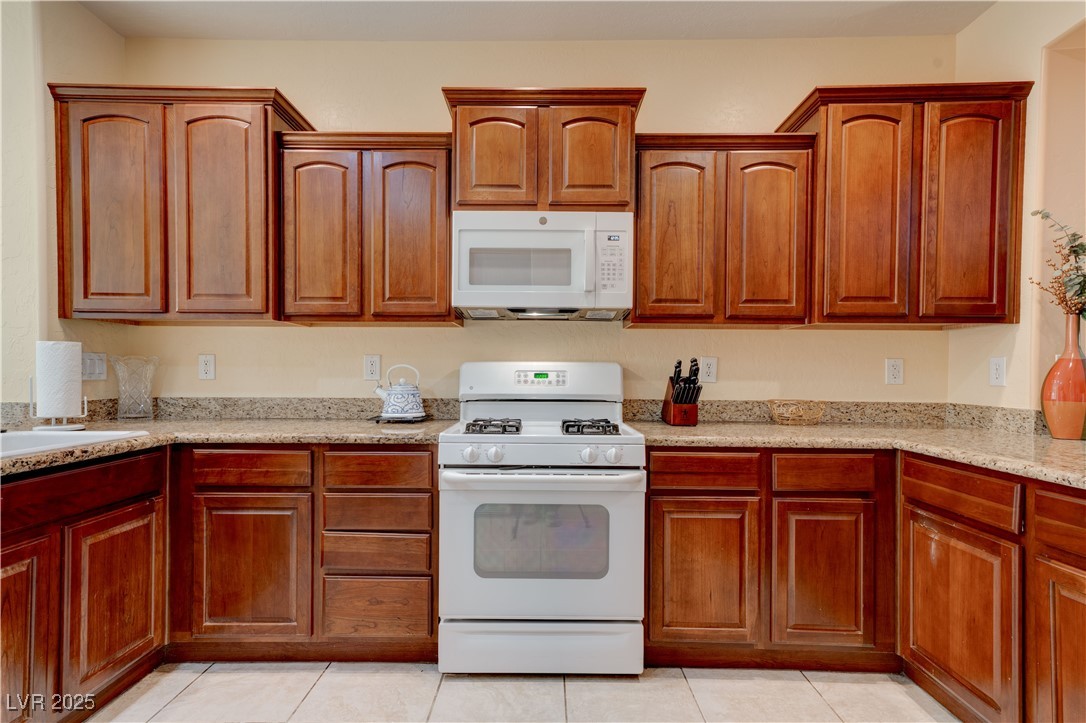 4140 Gliding Gulls Avenue, North Las Vegas, Nevada image 11