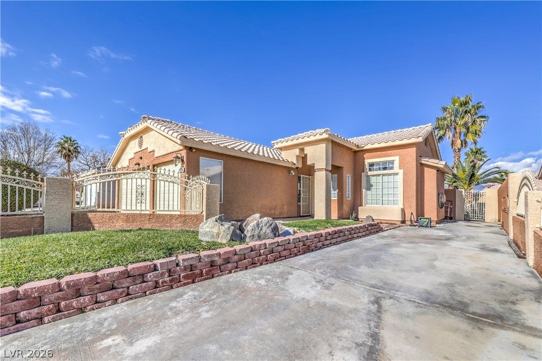 1828 Double Delight Avenue
