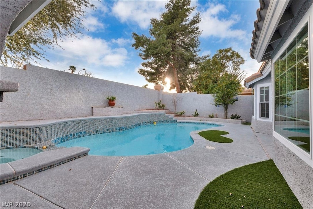 2405 Alpine Meadows Avenue