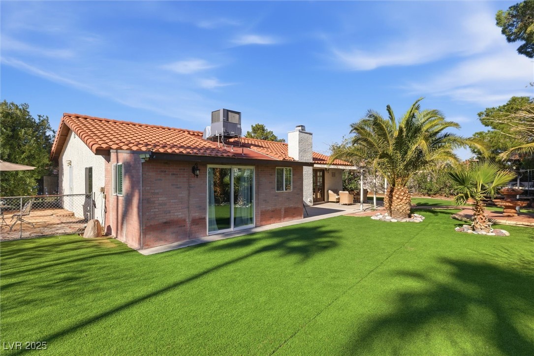 Las Vegas, Nevada 89103, United States, 3 Bedrooms Bedrooms, ,4 BathroomsBathrooms,Residential,Active,253244