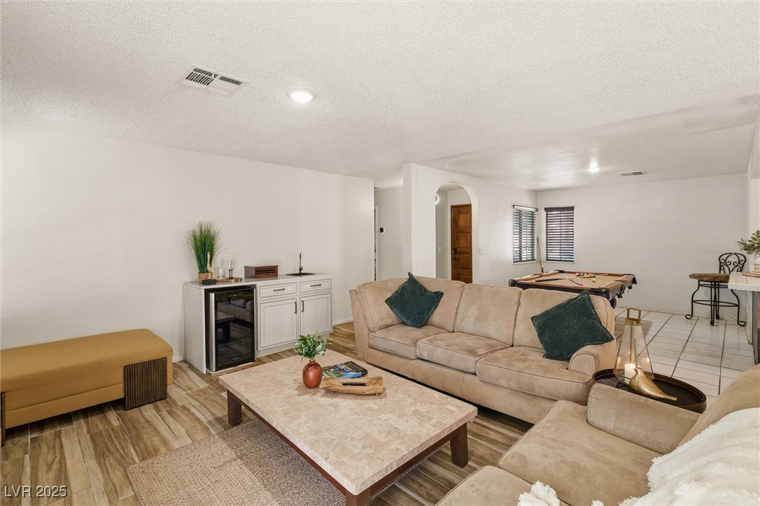 Las Vegas, Nevada 89103, United States, 3 Bedrooms Bedrooms, ,4 BathroomsBathrooms,Residential,Active,253244