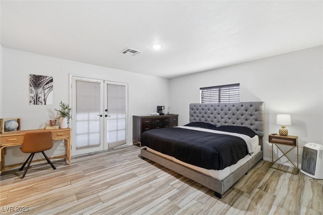 Las Vegas, Nevada 89103, United States, 3 Bedrooms Bedrooms, ,4 BathroomsBathrooms,Residential,Active,253244