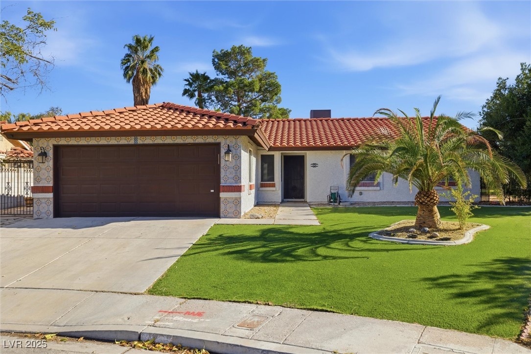 Las Vegas, Nevada 89103, United States, 3 Bedrooms Bedrooms, ,4 BathroomsBathrooms,Residential,Active,253244