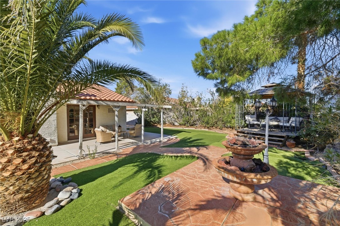 Las Vegas, Nevada 89103, United States, 3 Bedrooms Bedrooms, ,4 BathroomsBathrooms,Residential,Active,253244