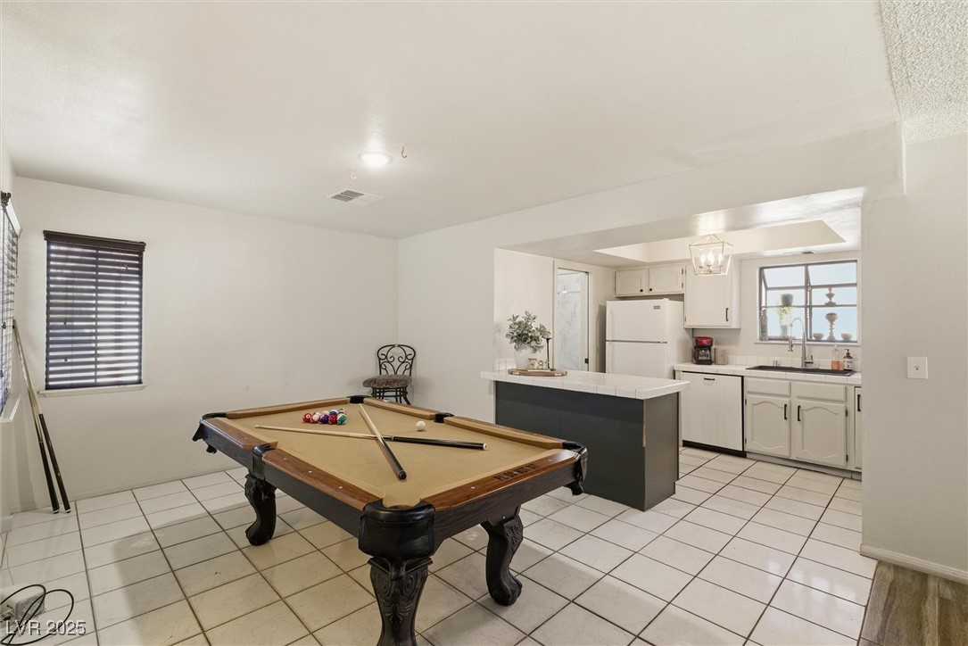 Las Vegas, Nevada 89103, United States, 3 Bedrooms Bedrooms, ,4 BathroomsBathrooms,Residential,Active,253244