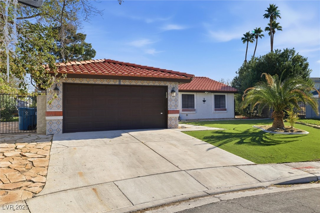 Las Vegas, Nevada 89103, United States, 3 Bedrooms Bedrooms, ,4 BathroomsBathrooms,Residential,Active,253244