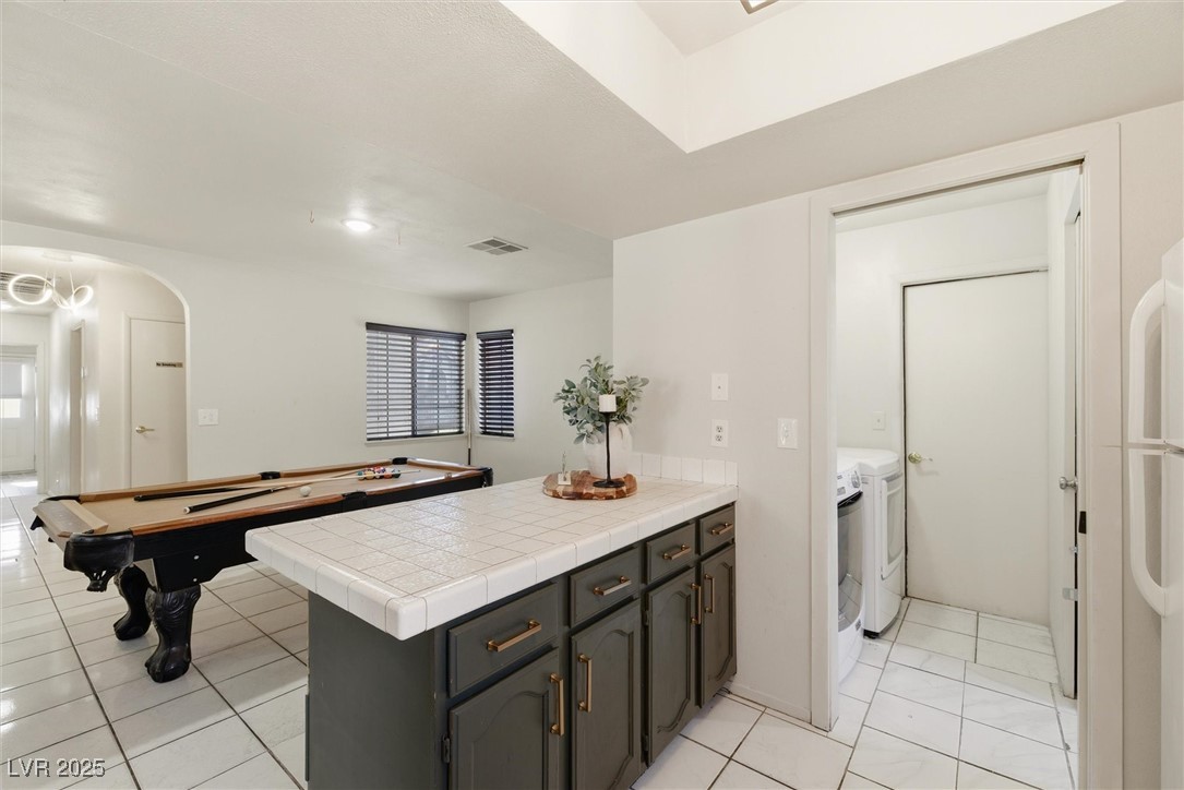 Las Vegas, Nevada 89103, United States, 3 Bedrooms Bedrooms, ,4 BathroomsBathrooms,Residential,Active,253244